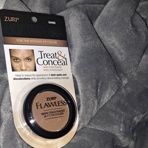 Flawless Treat & Conceal Skin Treatment Concealer - Sand